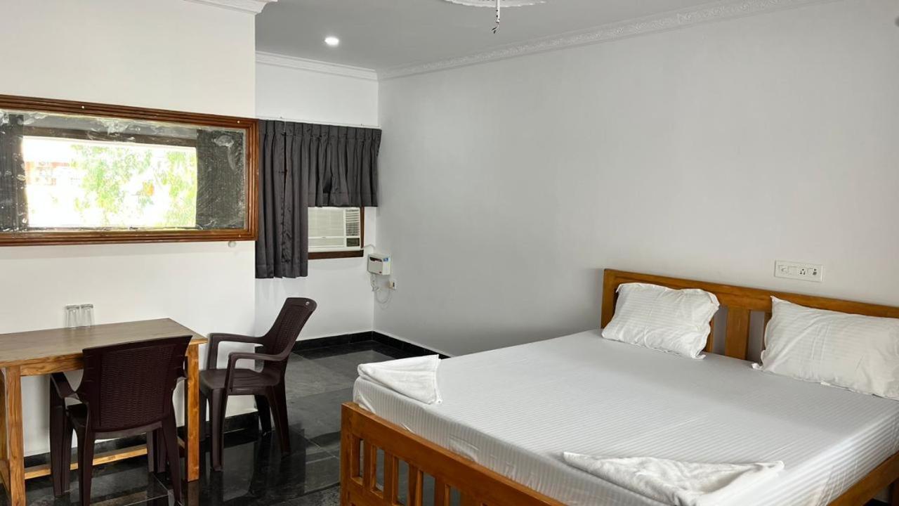 Anand Beach Guesthouse By Moonrocks Mamallapuram Esterno foto